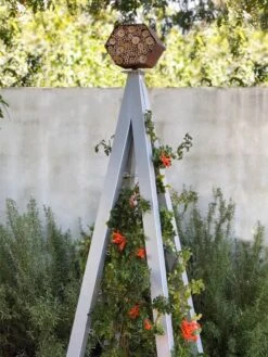 Bee Bungalow + Akoris Garden Tuteur Jr. -Cheap A Fresh Yard Store 8600532 07v